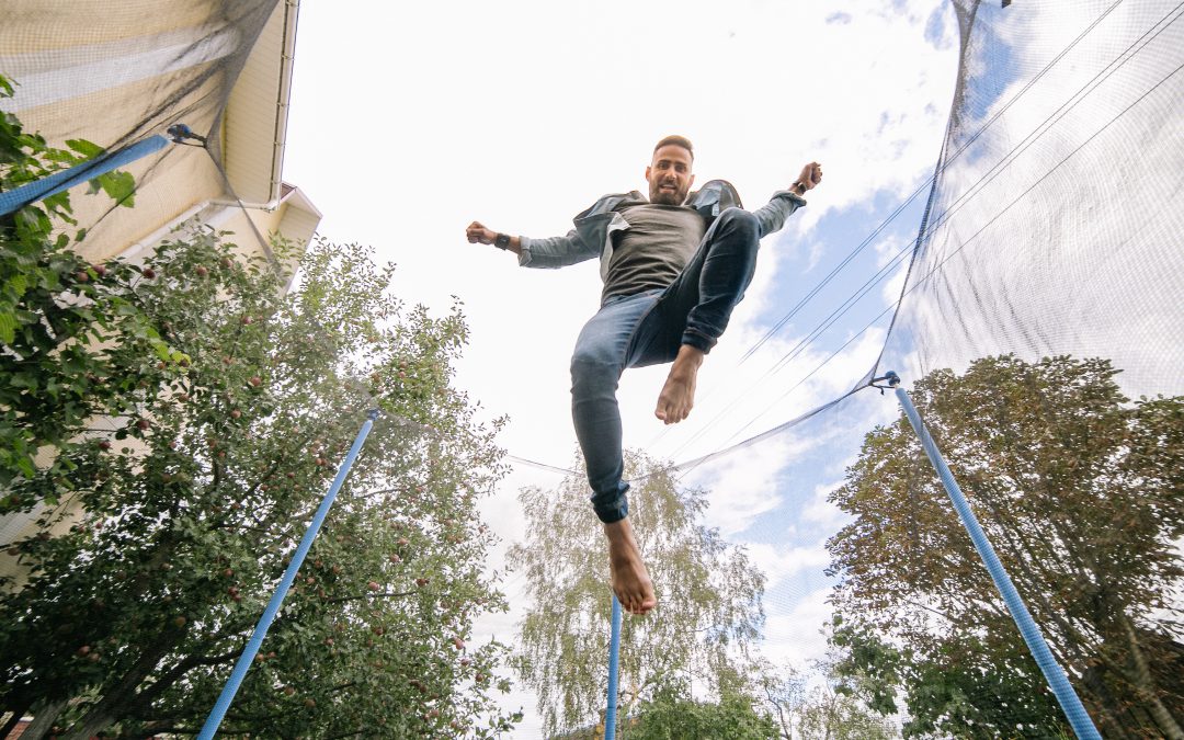 Een trampoline gebruiken om fitter te worden